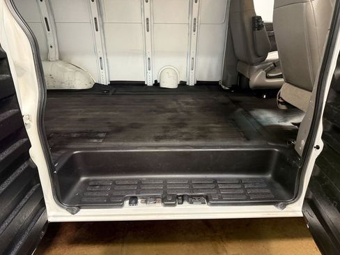 Used 2017 GMC Savana 2500 image 66