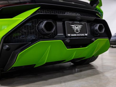 Used 2024 Lamborghini Huracan Tecnica image 16