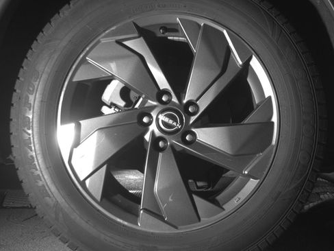 Used 2025 Nissan Rogue SV image 15