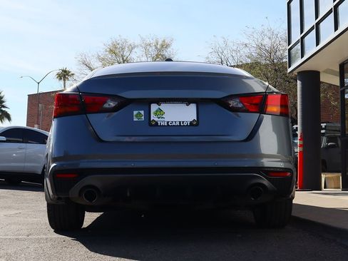 Used 2022 Nissan Altima 2.5 SR image 12