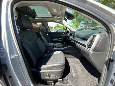 Used 2025 Kia Sorento SX FWD image 26