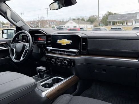 Used 2024 Chevrolet Silverado 1500 RST w/ Z71 Off-Road Package AWD/4WD image 18