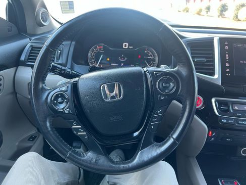 Used 2017 Honda Pilot Elite image 21