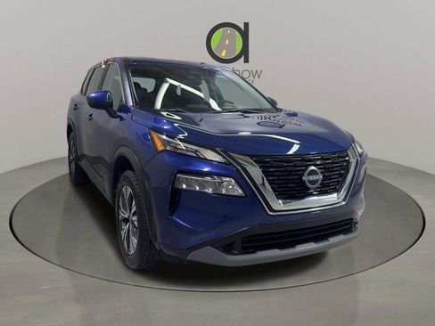 Used 2023 Nissan Rogue SV image 1