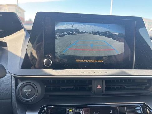 Used 2025 Toyota Prius LE image 10