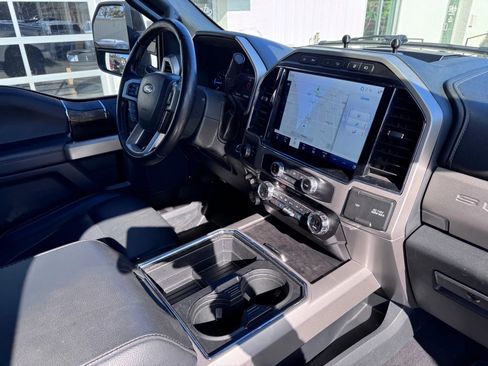 Used 2022 Ford F250 Lariat w/ Black Appearance Package image 18