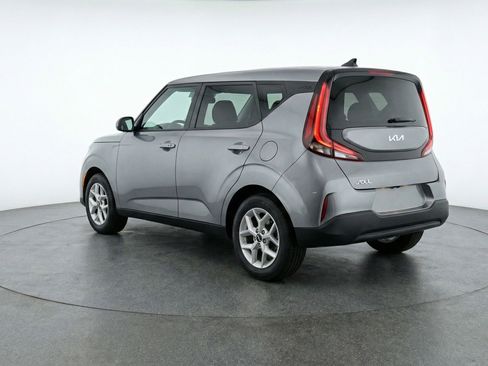 Used 2025 Kia Soul LX w/ LX Technology Package FWD image 6