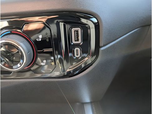 Used 2025 Chevrolet Silverado 1500 RST image 28