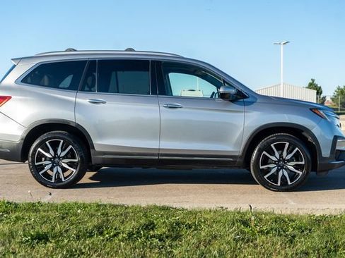 Used 2019 Honda Pilot Touring image 8