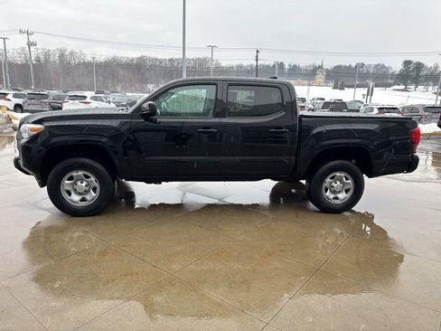Used 2023 Toyota Tacoma SR image 4