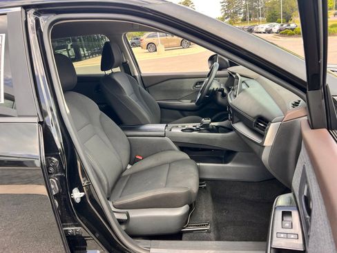 Used 2023 Nissan Rogue S FWD image 31