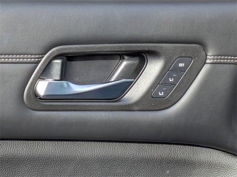 Used 2022 Nissan Pathfinder Platinum w/ Cargo Package image 11