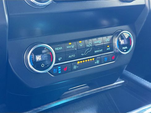 Used 2020 Ford Expedition Max Limited image 16