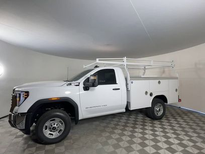 New 2025 GMC Sierra 2500 Pro w/ Convenience Package