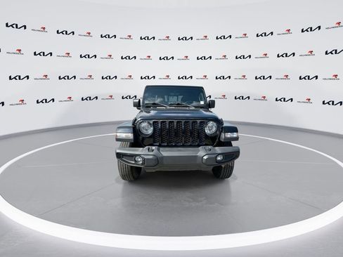 Used 2022 Jeep Gladiator Sport AWD/4WD image 3