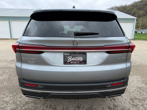 Used 2025 Buick Enclave Preferred AWD/4WD image 6