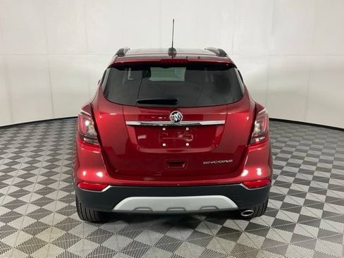 Used 2021 Buick Encore Preferred FWD image 5