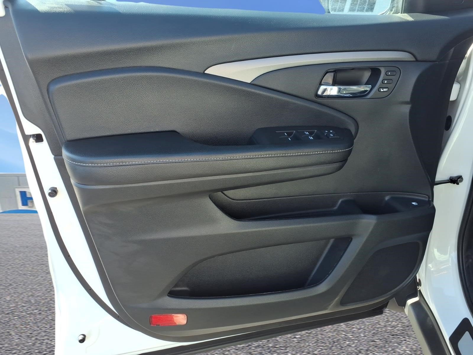Certified 2025 Honda Ridgeline RTL image 19