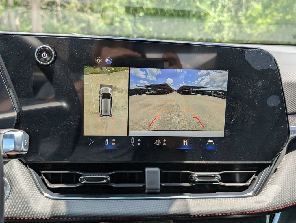New 2026 Chevrolet Equinox RS w/ Safety and Technology Package FWD image 20