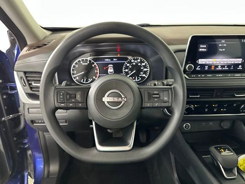 Used 2023 Nissan Rogue S image 14