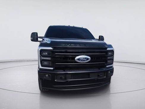 Used 2025 Ford F250 Platinum w/ FX4 Off-Road Package AWD/4WD image 3