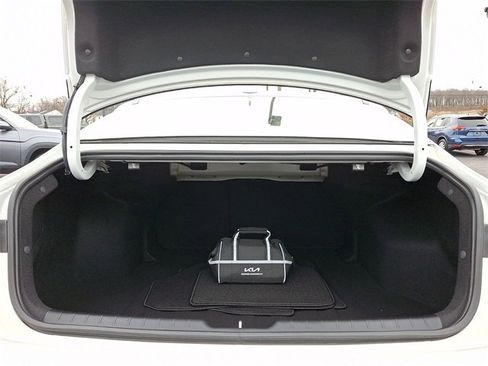 Certified 2025 Kia K4 EX image 28