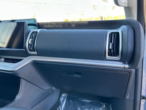 Used 2025 Ford Expedition Max Active AWD/4WD image 26