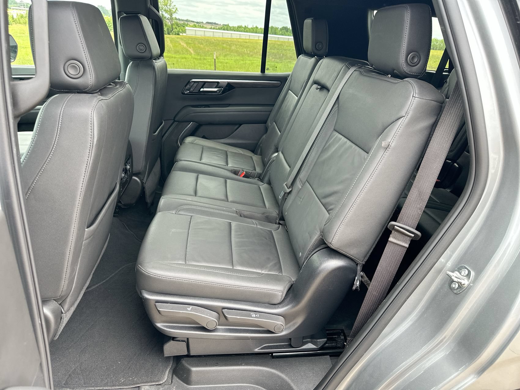 Used 2025 Chevrolet Tahoe LT AWD/4WD image 23