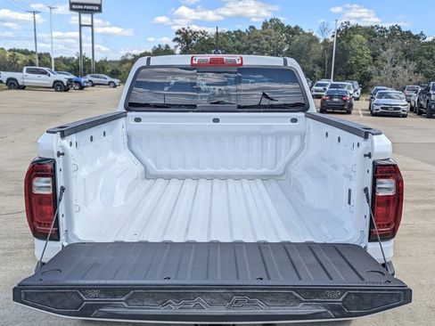 New 2025 GMC Canyon Elevation image 11