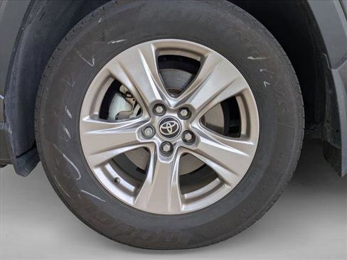 Used 2023 Toyota RAV4 XLE w/ Convenience Package FWD image 9