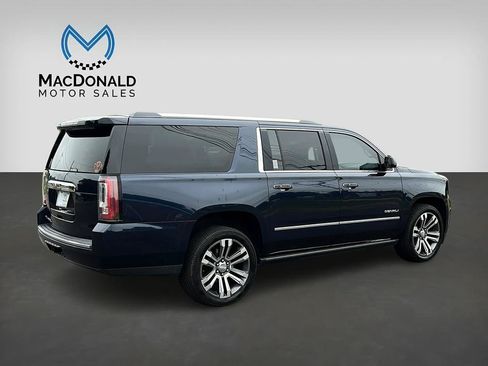 Used 2018 GMC Yukon XL Denali w/ Denali Ultimate Package AWD/4WD image 7
