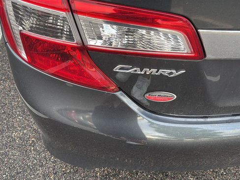 Used 2012 Toyota Camry XLE w/ Convenience Pkg FWD image 13
