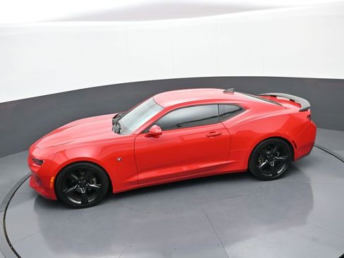 Used 2018 Chevrolet Camaro LT RWD image 29