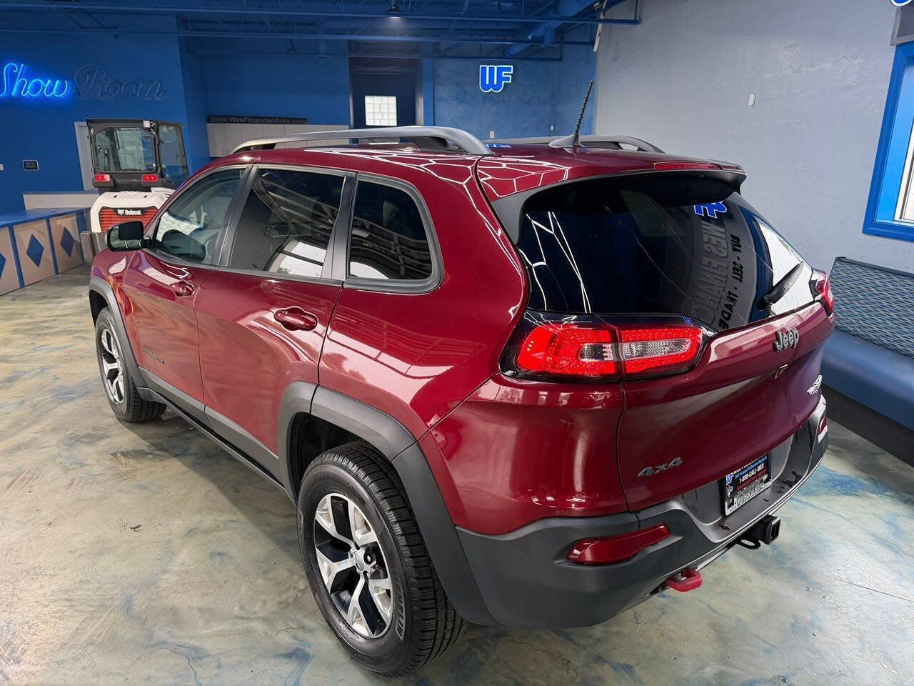 Used 2016 Jeep Cherokee Trailhawk w/ Leather Interior Group AWD/4WD image 6