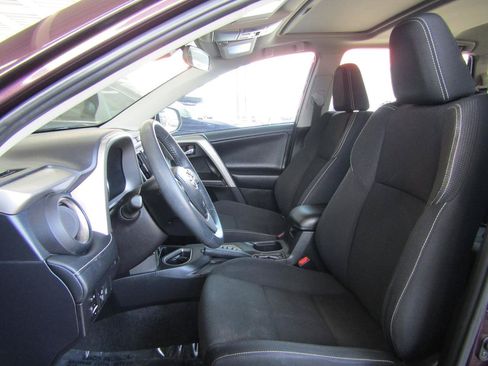 Used 2017 Toyota RAV4 XLE FWD image 9