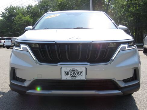 Used 2022 Kia Carnival LX FWD image 2