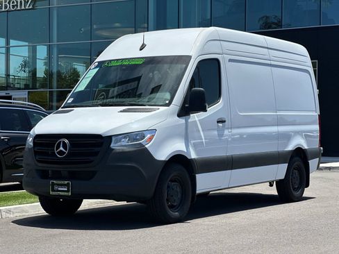 Used 2024 Mercedes-Benz Sprinter 2500 image 7