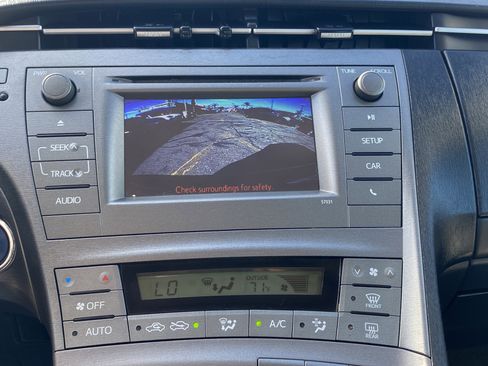 Used 2015 Toyota Prius Three image 11