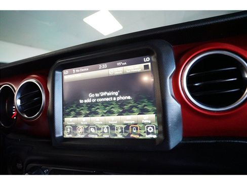 Used 2020 Jeep Gladiator Rubicon AWD/4WD image 25