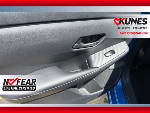 Used 2025 Nissan Sentra SV FWD image 34