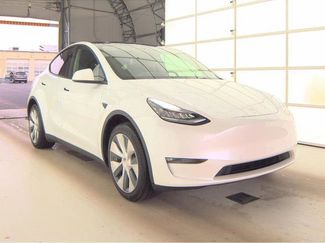 Used 2022 Tesla Model Y Long Range video 1
