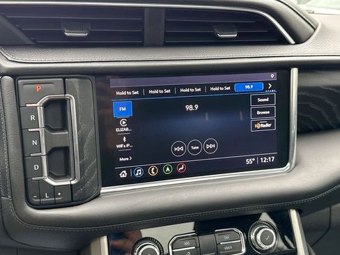 Used 2021 GMC Yukon Denali w/ Denali Premium Package image 12