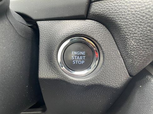 Used 2021 Toyota RAV4 XLE Premium image 18