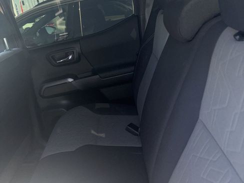 Used 2023 Toyota Tacoma TRD Off-Road image 6