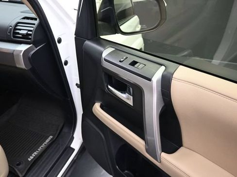 Used 2018 Toyota 4Runner SR5 Premium AWD/4WD image 24