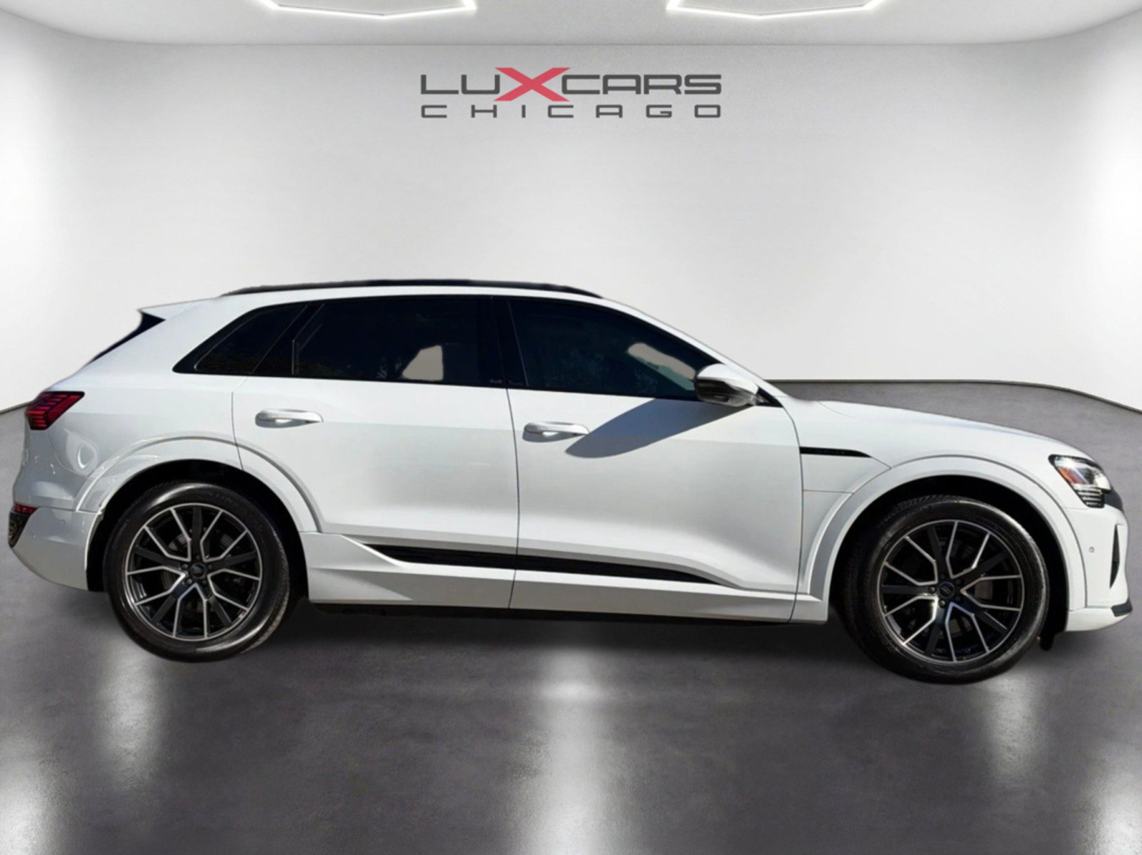 Used 2024 Audi Q8 e-tron Premium Plus w/ Premium Plus Package AWD/4WD image 4