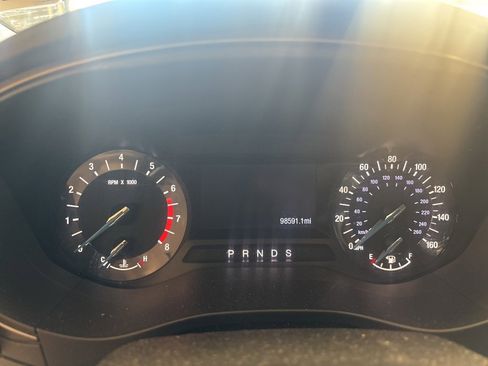 Used 2017 Ford Fusion SE image 5