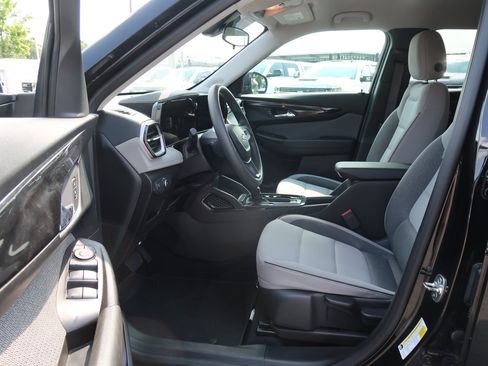 Used 2024 Chevrolet TrailBlazer LT AWD/4WD image 15