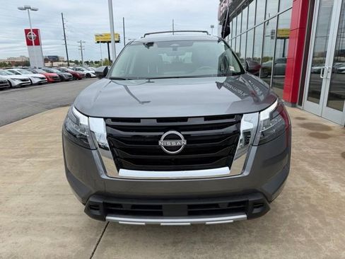 Certified 2025 Nissan Pathfinder SL AWD/4WD image 8