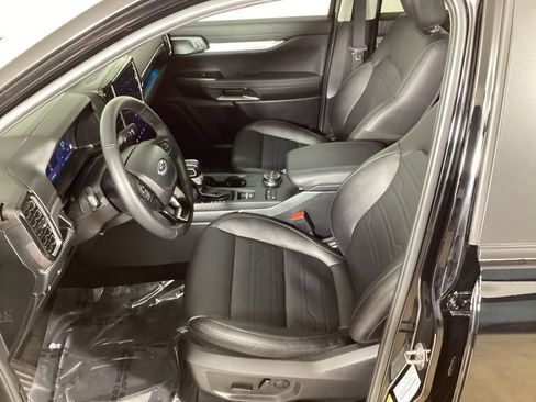 Used 2025 Ford Ranger Lariat w/ Black Appearance Package AWD/4WD image 25
